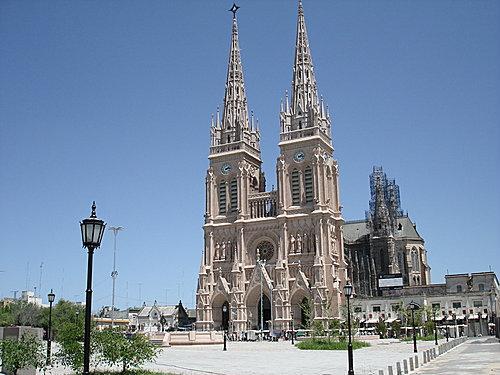 Basílica de Nuestra Señora de Luján, Las 10 Iglesias más Famosas de Argentina